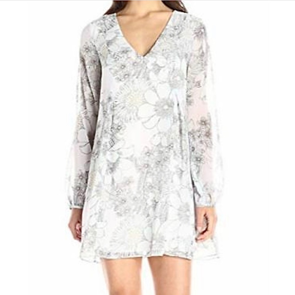 BCBGeneration cute long sleeve dress ♥️ LIKE NEW
